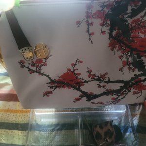 Beauty tote with waller